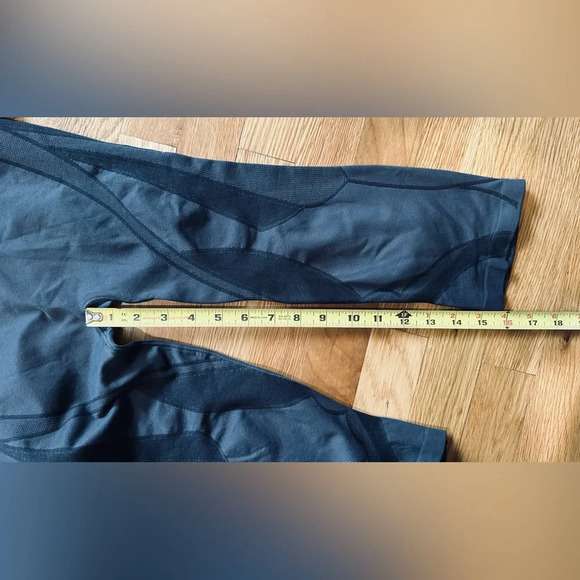 NWT Spiritual Gangster Cropped Gray Leggings - Picture 4 of 6